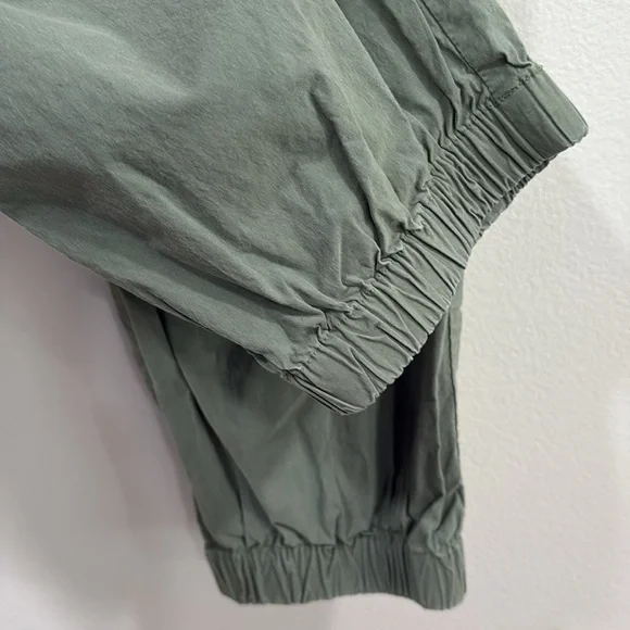 Sweaty Betty Green Quinn Cargo Pants, Size 10 - Picture 10 of 13